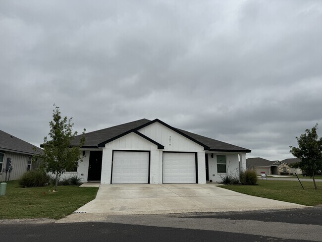 Building Photo - 7519 Guffey Ln