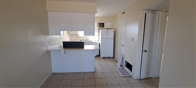 Foto del edificio - 1820 W Twin Springs St