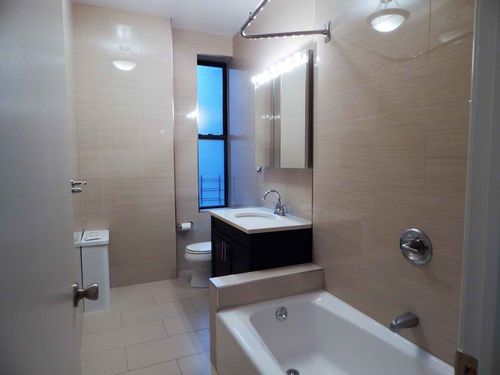 Foto del edificio - 685 W End Ave