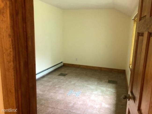 Building Photo - 3 br, 1 bath House - 77 Charlotte Ave.