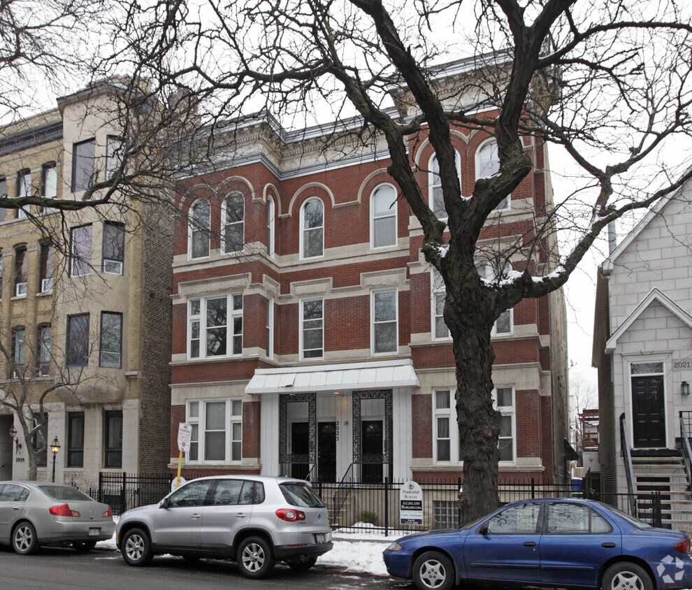 Building Photo - 2023-2025 N Racine Ave