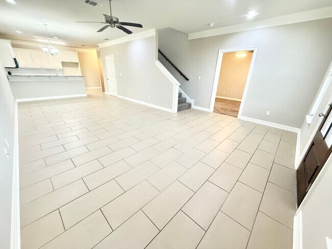 Building Photo - Luxury corner unit! 3-bed, 2.5-bath!