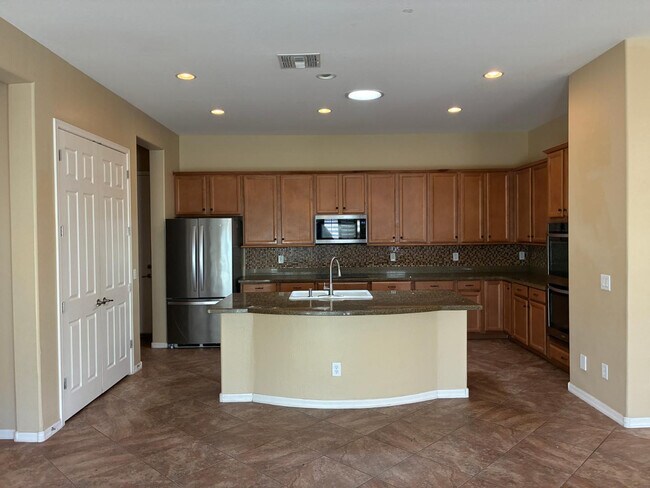 Building Photo - 20973 W Cora Vista