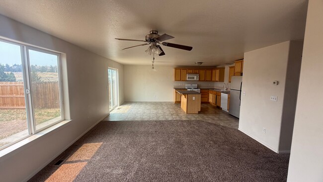 Foto del edificio - Spacious Strawberry Heights Duplex for Rent
