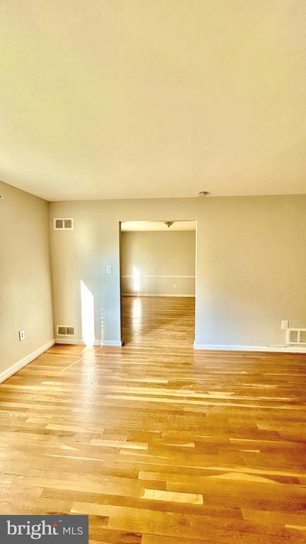 Foto del edificio - 5319 Pooks Hill Rd