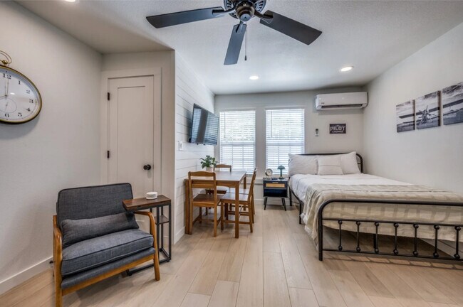 Building Photo - The Vanderbilt