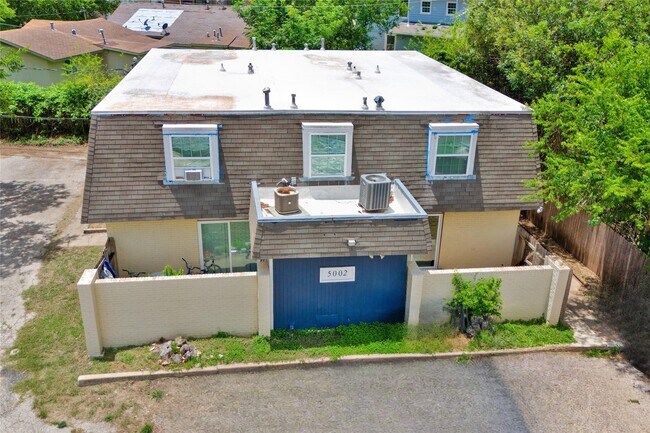 Foto del edificio - 5002 Blue Spruce Cir