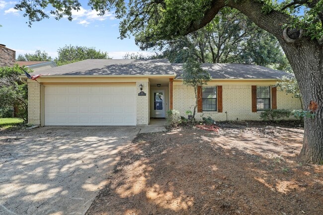 Excellent 3-2-2 Flower Mound Home located ... - Excellent 3-2-2 Flower Mound Home located ...