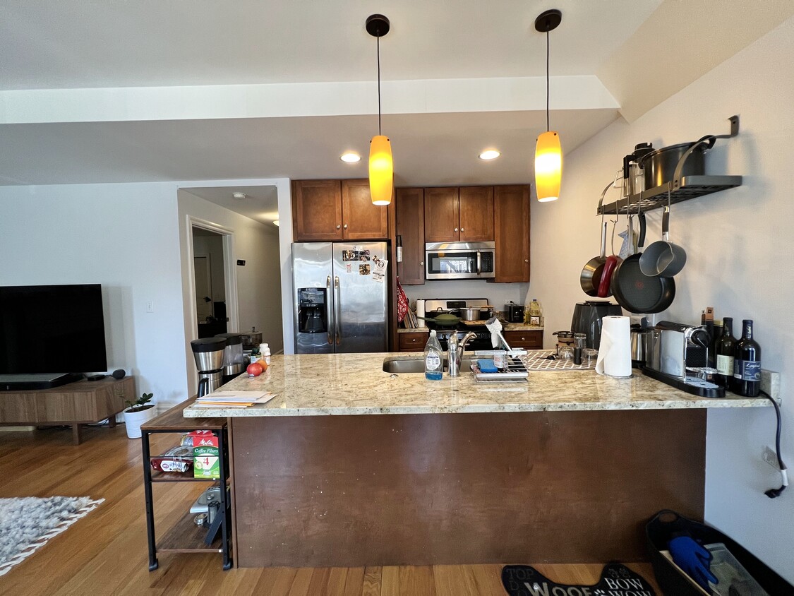 Foto principal - 1470 W Carmen Ave
