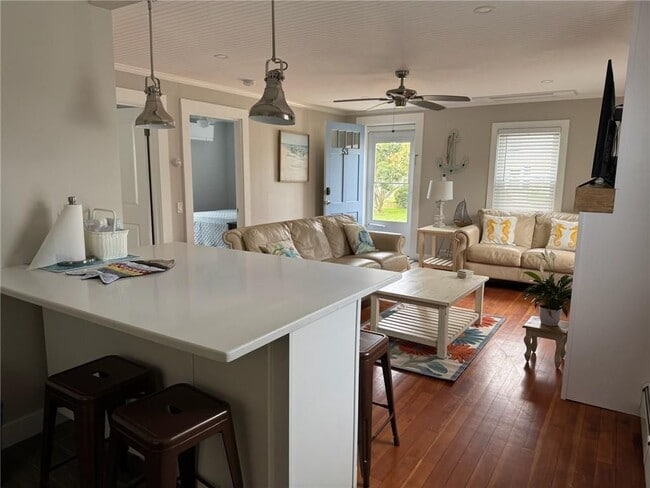 Building Photo - 53 Center Ave