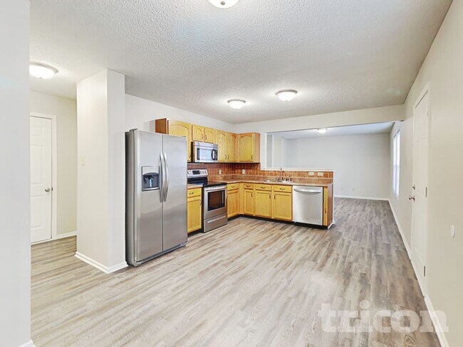 Building Photo - 756 Hickory Pine Dr