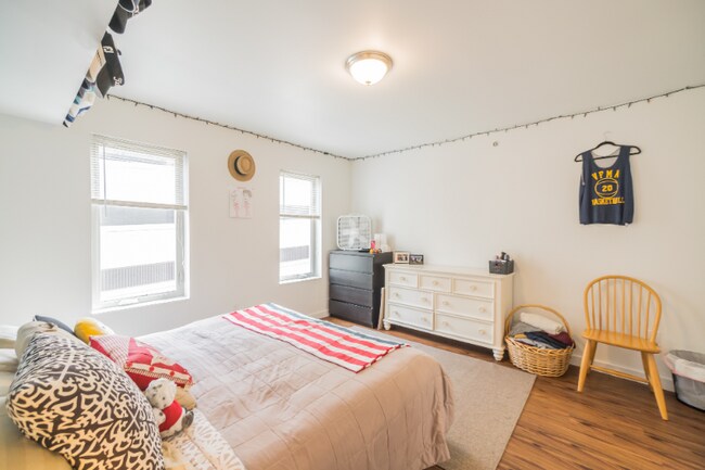 Photo - 1748 N Sydenham St Apartment