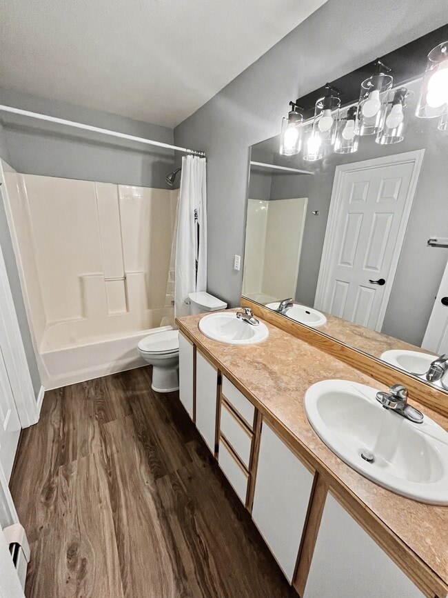 Building Photo - 4651 Grumman St