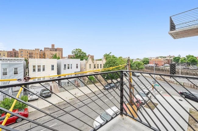 Building Photo - 1849 Cross Bronx Expy