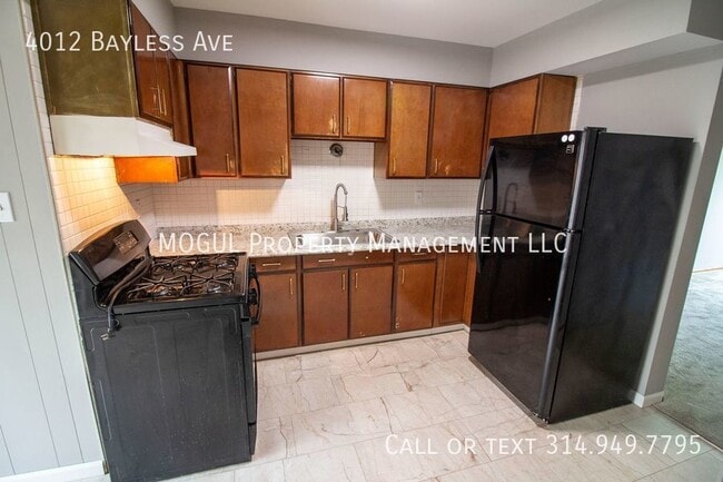 Building Photo - 2-level Townhouse!  ***FREE Rent Special***