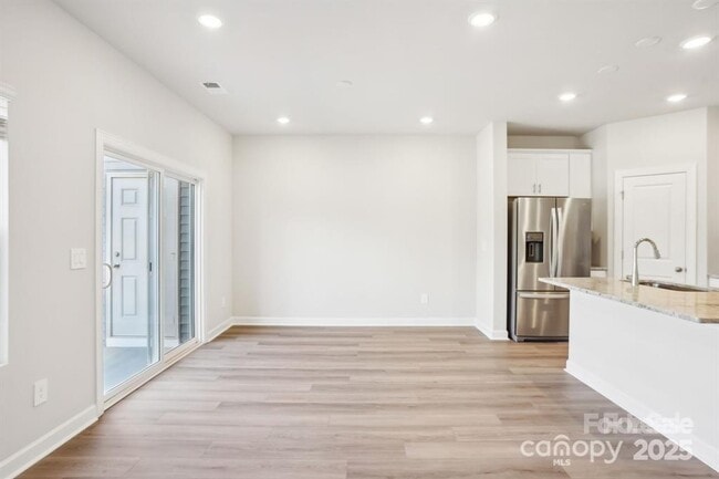 Building Photo - 1758 Braemar Vlg Dr