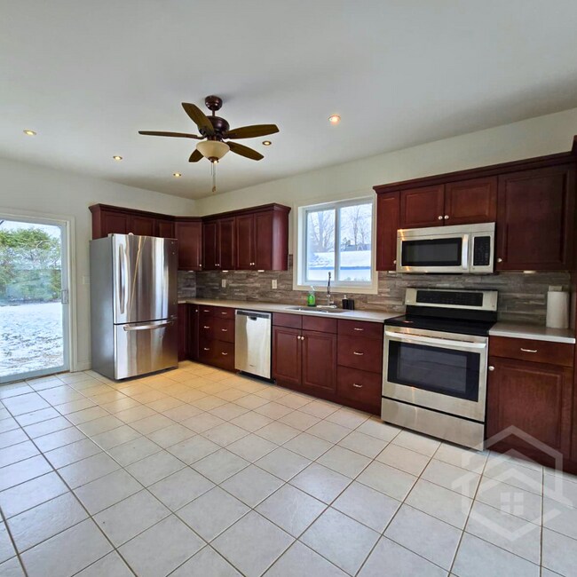 Building Photo - 3-Bedroom House in Otterville !!!