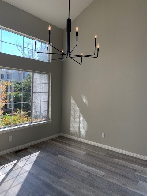 Building Photo - Beauty in East Petaluma ~ Gorgeous Spacious Home