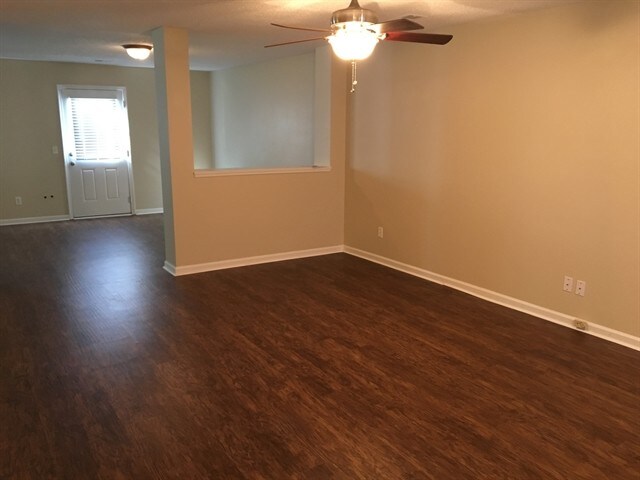 Foto del edificio - 1 Holly Springs Cir