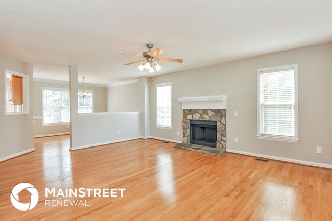 Building Photo - 834 Sunrise Dr