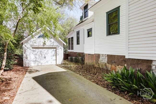 Building Photo - 255 Bloomfield St