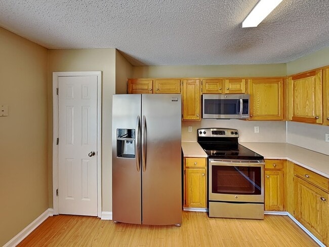 Building Photo - 1216 Bicycle Ct