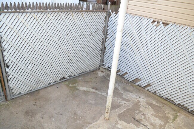 Building Photo - 3276 Emery St