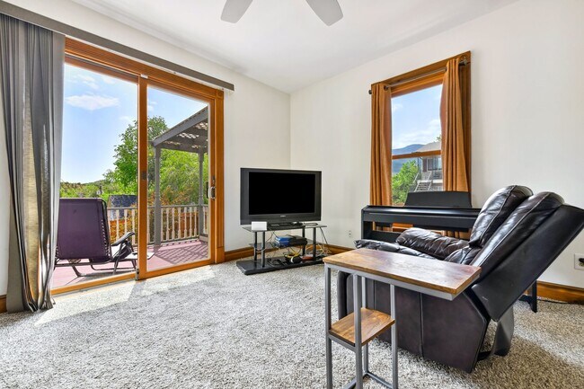 Foto del edificio - Charming Westside 4 Bedroom Home
