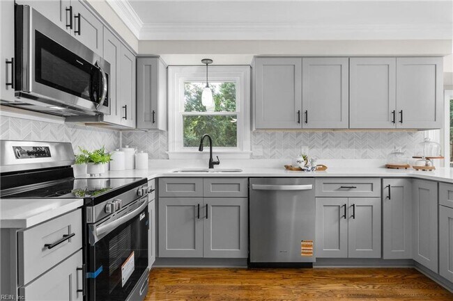Foto del edificio - Beautiful, Spacious 5Bedroom Home in Virginia Beach