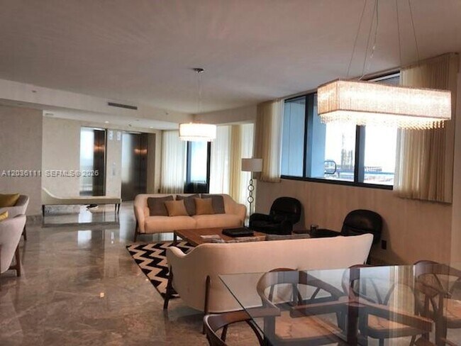 Foto del edificio - 18555 Collins Ave