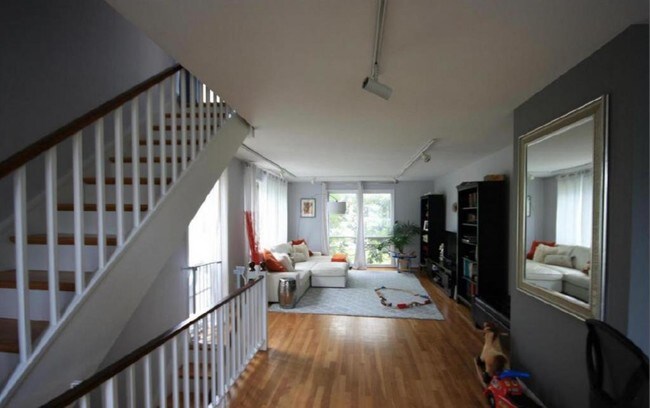 Building Photo - 100 G Street SW