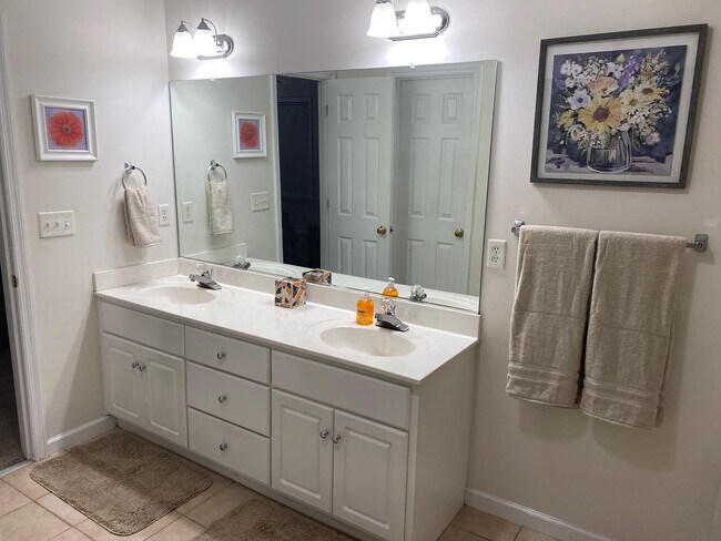 Bathroom #1 - 1191 Carriage Dr