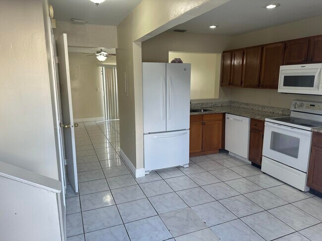 Foto del edificio - 5145 Breckenridge Pl