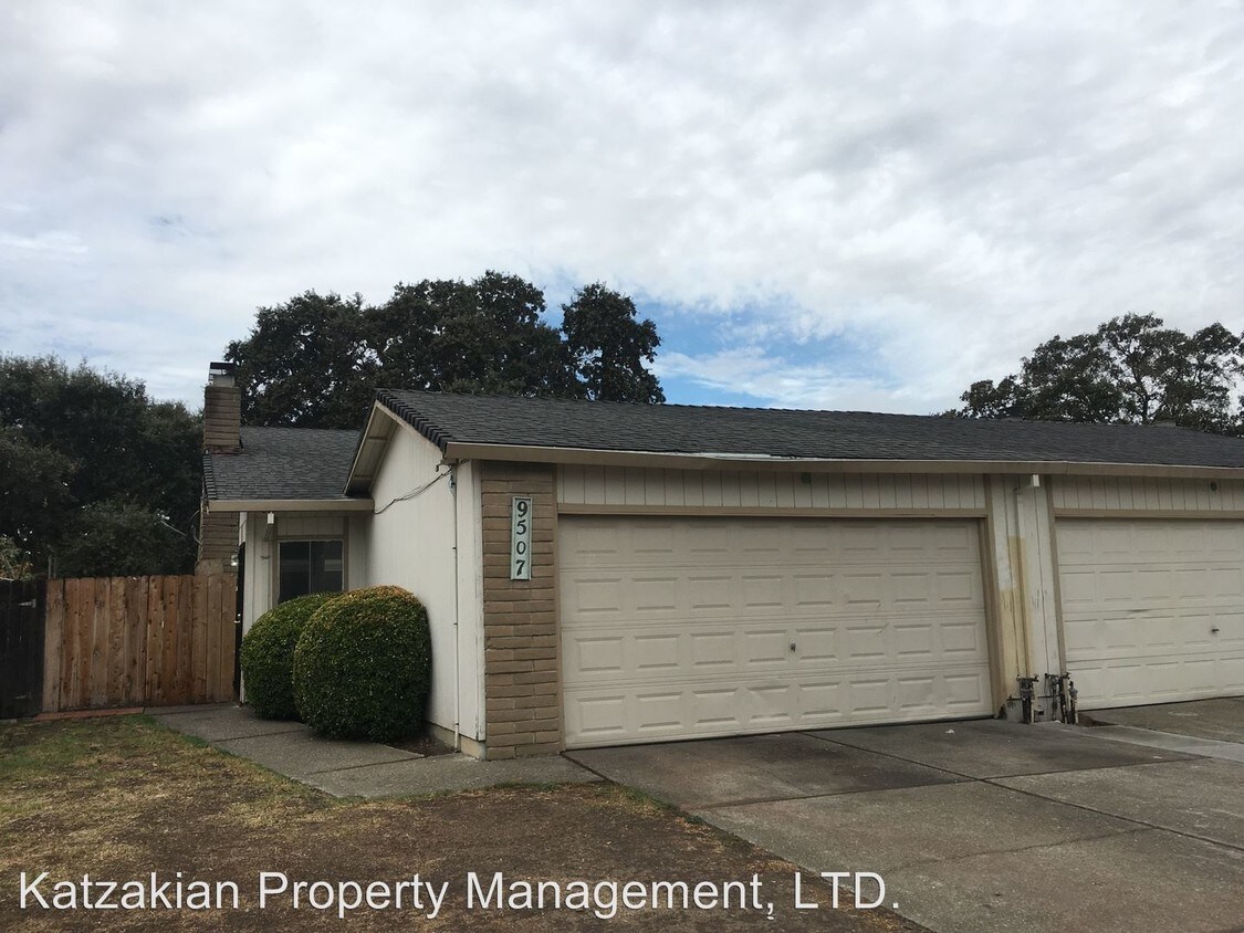 Foto principal - 9509-9509 Cody Way