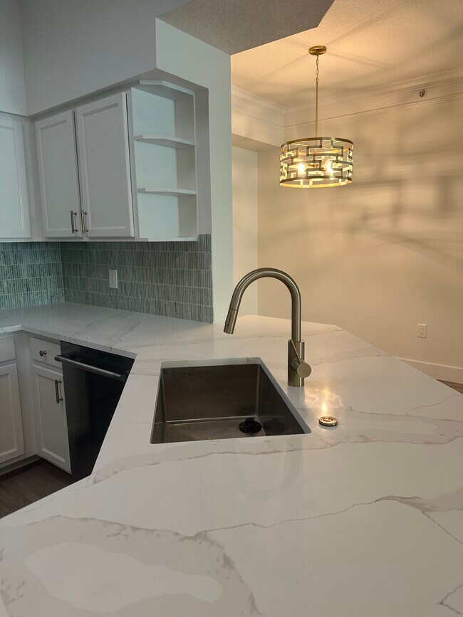 Mostradores de cuarzo - 9845 Baywinds Dr