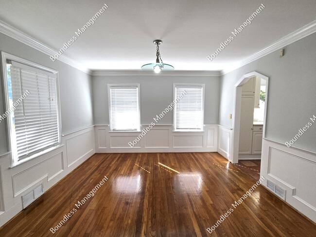 Foto del edificio - 1376 Normandy Dr NE