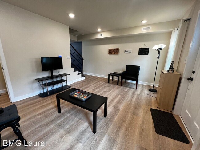 Building Photo - 2 br, 2 bath House - 6018 Eastern Ave NE