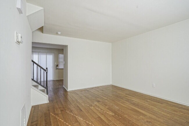 Foto del edificio - 3312 Larkspur Ct