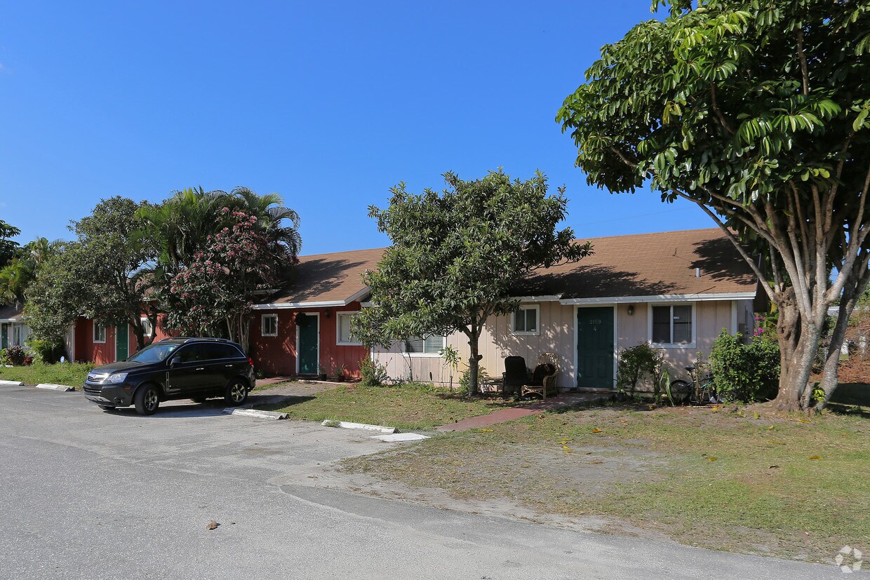 Foto del edificio - 2210 Pretty Ln