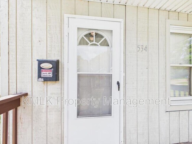 Building Photo - 534 Gage St