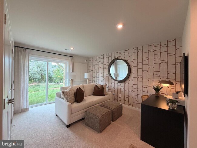 Foto del edificio - 8889 QUEENSFERRY Rd