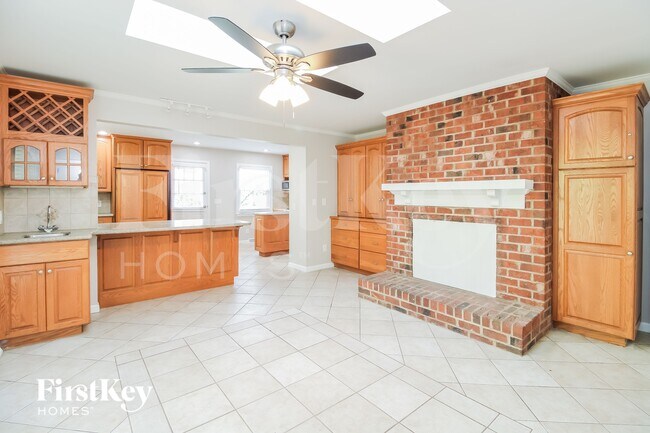 Foto del edificio - 2006 Red Forest Rd