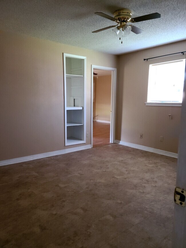 Building Photo - 1417 N Gibson Cir