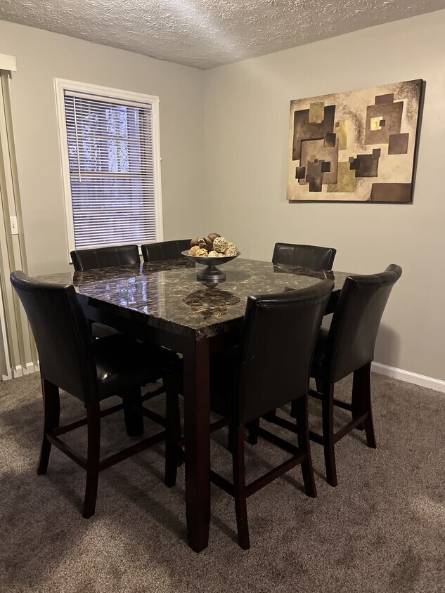 Foto principal - 4921 Ivey Ln