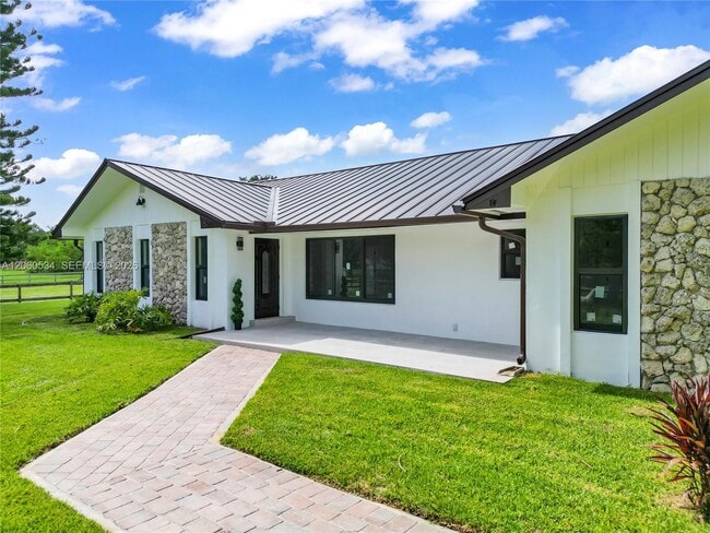 Building Photo - 17680 SW 54th St