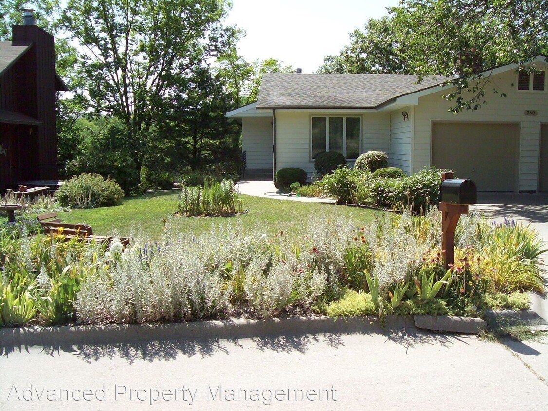 Primary Photo - 2 br, 2 bath House - 730 Ridgewood A