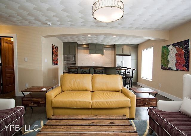 Foto del edificio - 2 br, 1 bath Apartment - 2700-2720 Reef Co...