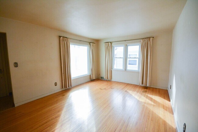 Building Photo - Great 3br home near Quarry Hill FOR RENT!