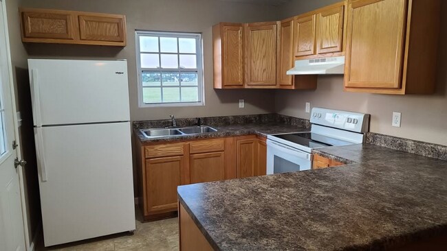 Building Photo - 44 County Rd 332