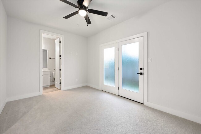 Foto del edificio - 8020 Westglen Dr